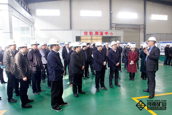 新鄉(xiāng)市市長王登喜一行蒞臨公司調(diào)研指導
