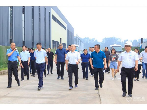 縣委書記秦保建一行蒞臨河南礦山智能制造產(chǎn)業(yè)園調(diào)研